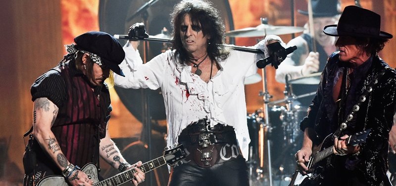 ct-johnny-depp-grammys-20160216