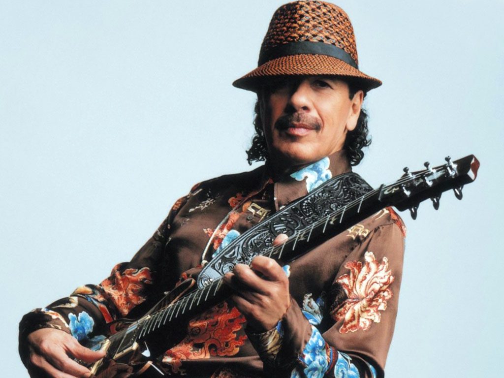 Carlos Santana dan bandnya berhasil membawa pulang delapan penghargaan pada tahun 2000 lalu, via: http://www.healthline.com/