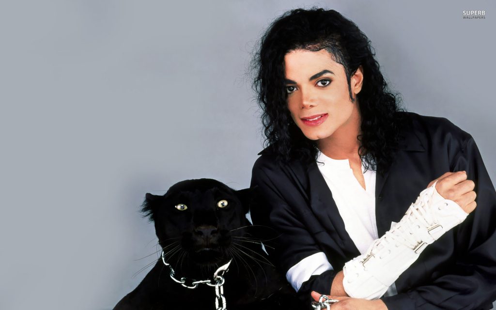 Pada malam penghargaan tahun 1984, Michael Jackson  masuk dalam 12 nominasi, via: http://fullhdpictures.com/